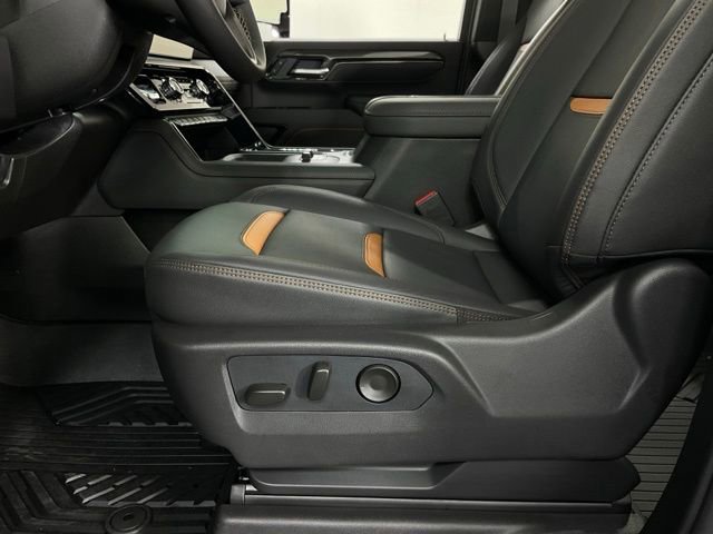 Used 2026 GMC Sierra 3500 AT4 w/ AT4 Premium Plus Package AWD/4WD image 32