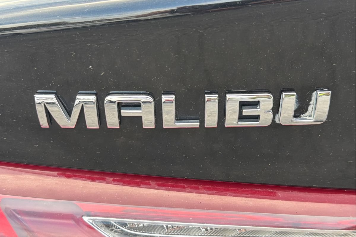 Used 2021 Chevrolet Malibu LT FWD image 24