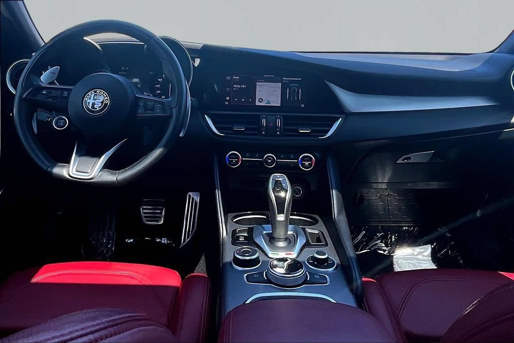 Used 2022 Alfa Romeo Giulia Veloce RWD image 7