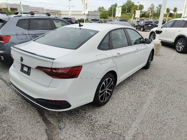 Used 2024 Volkswagen Jetta Sport FWD image 17