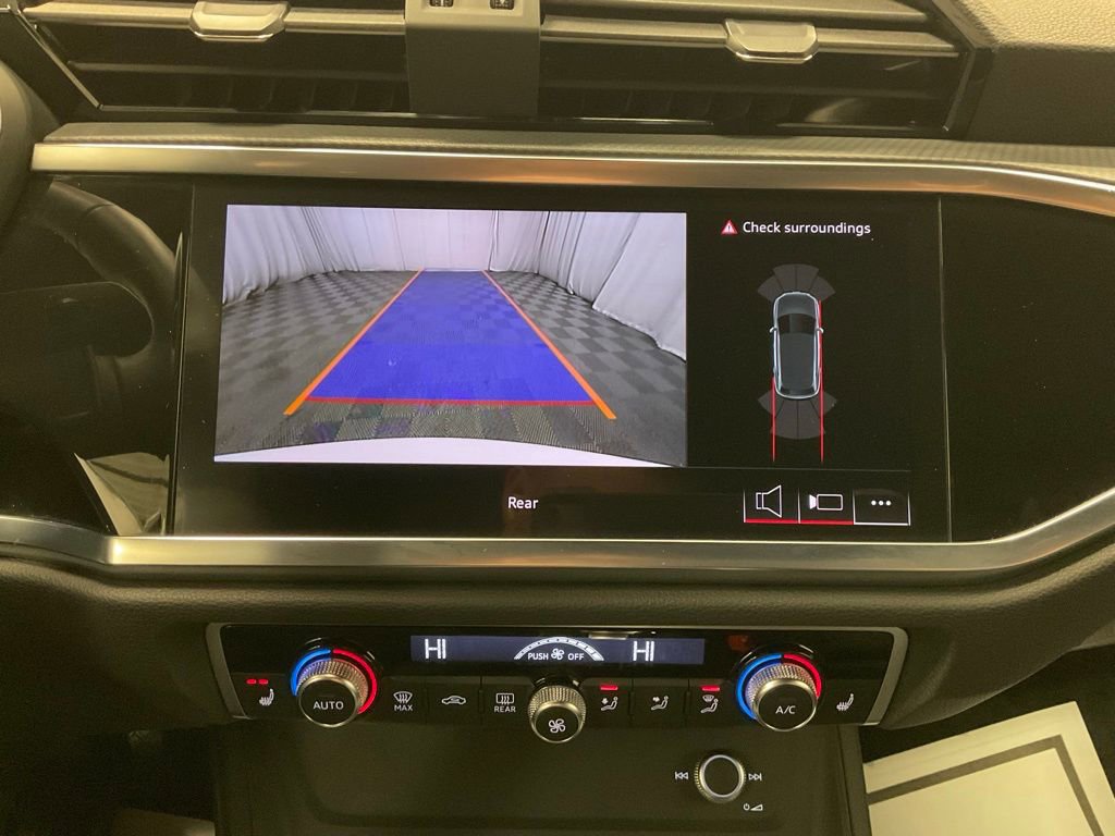 Used 2025 Audi Q3 2.0T Premium image 19