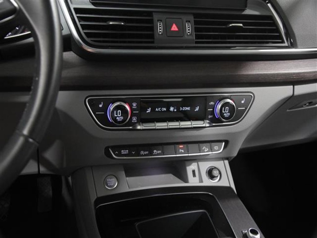 Used 2022 Audi Q5 2.0T Premium w/ Convenience Package image 13