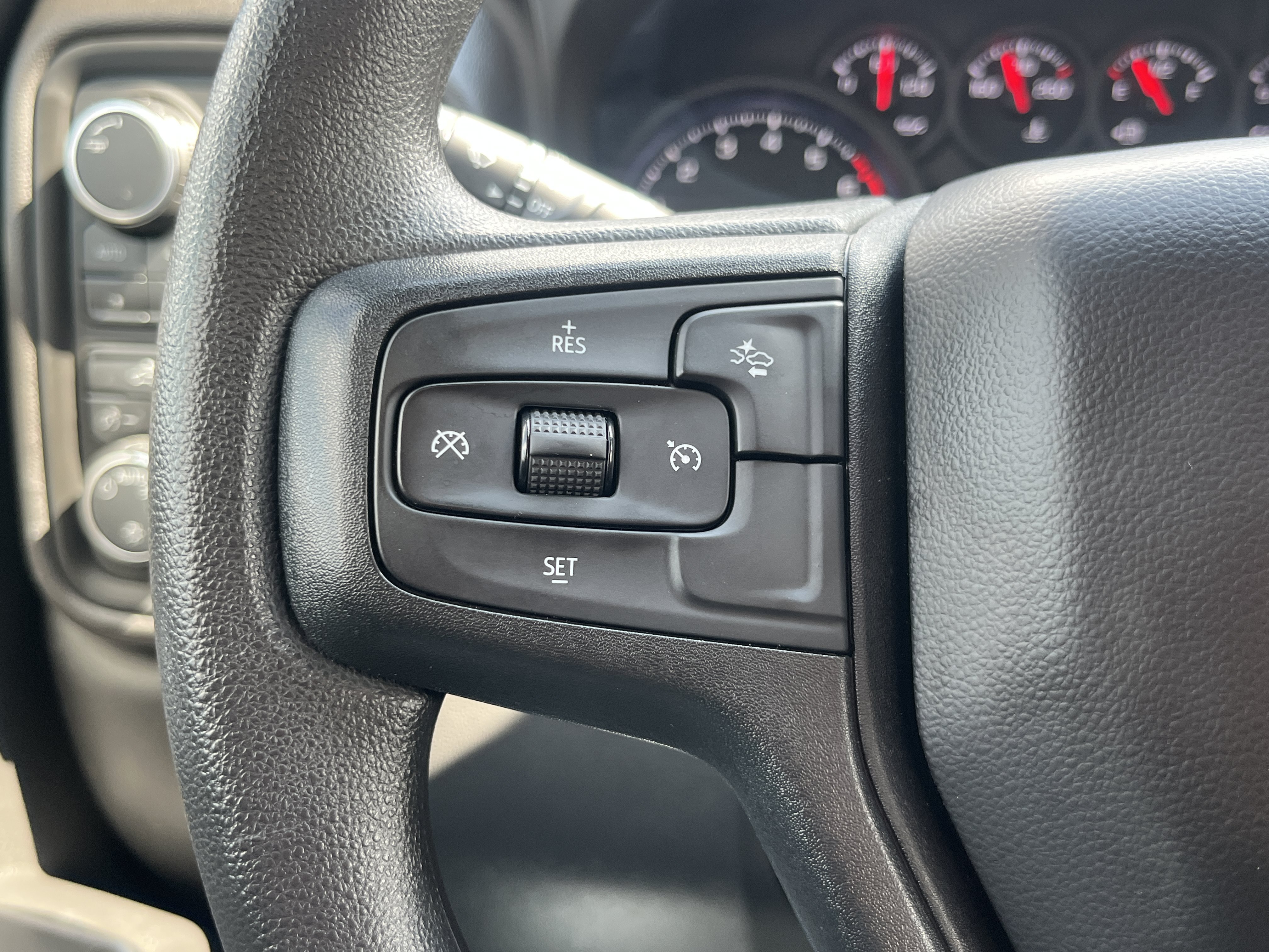 Used 2025 Chevrolet Silverado 1500 Custom Trail Boss w/ LPO, Dark Essentials Package AWD/4WD image 20