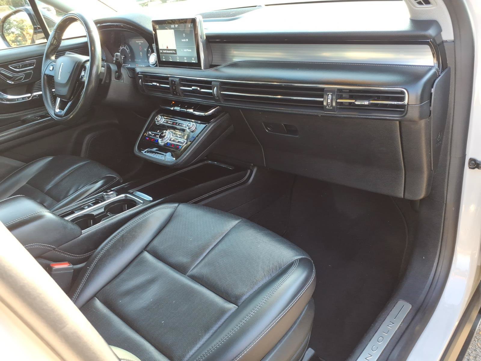 Used 2022 Lincoln Corsair AWD w/ Premium Package image 9