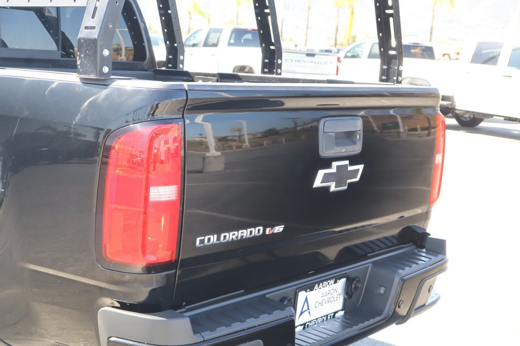 Used 2019 Chevrolet Colorado Z71 w/ Z71 Midnight Edition AWD/4WD image 8