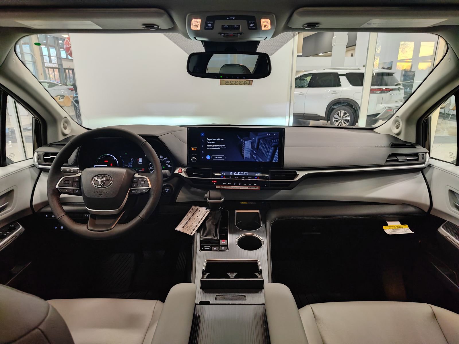 New 2026 Toyota Sienna XLE image 33