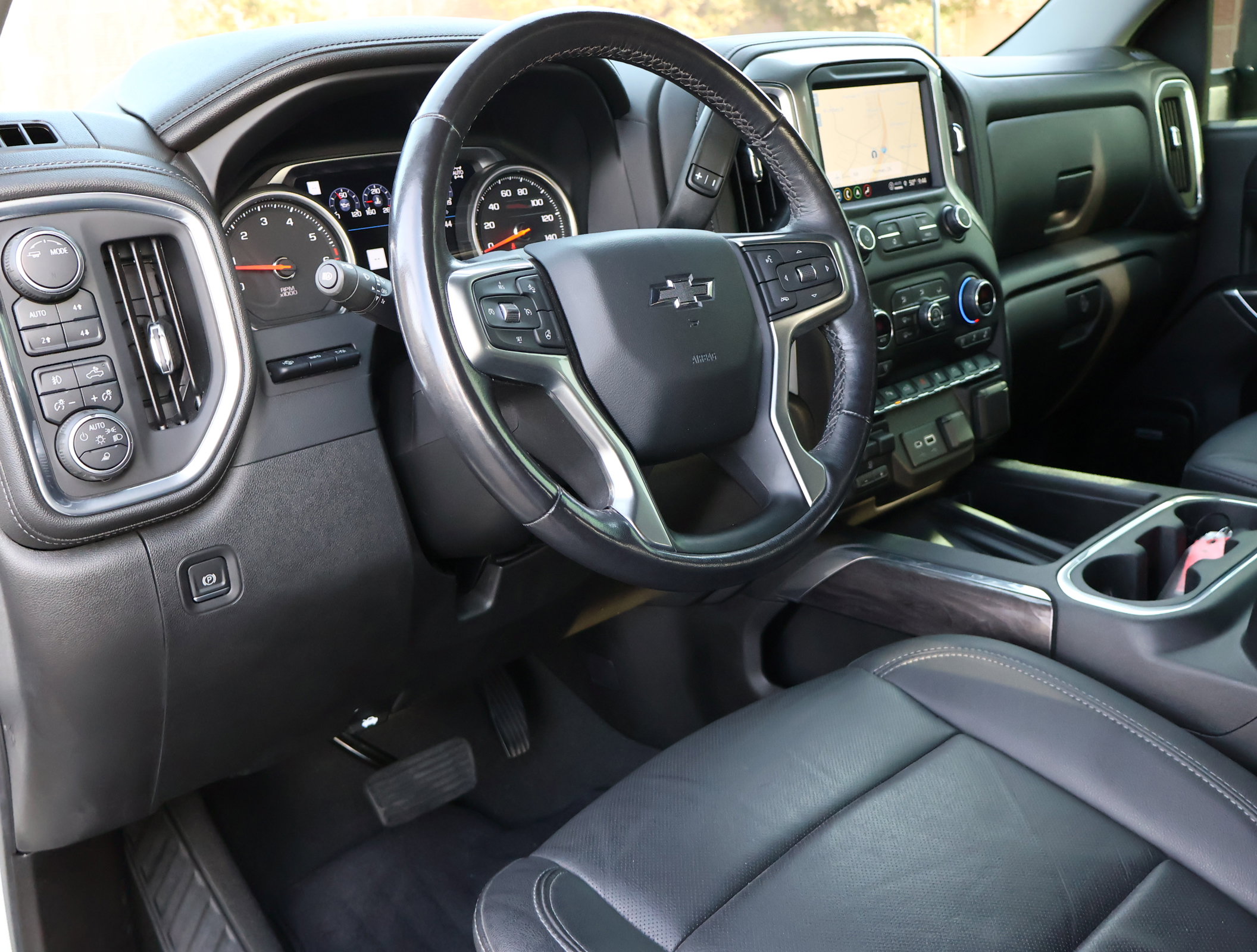 Used 2021 Chevrolet Silverado 2500 LTZ w/ LTZ Plus Package image 3