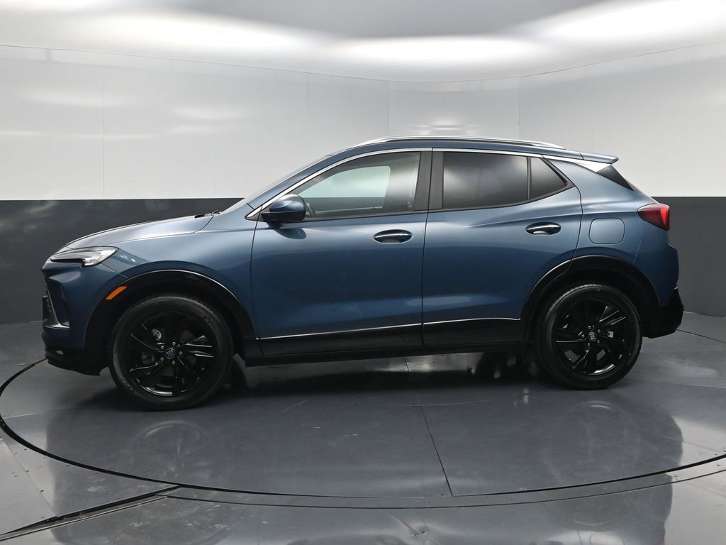 Used 2024 Buick Encore GX Sport Touring FWD image 3