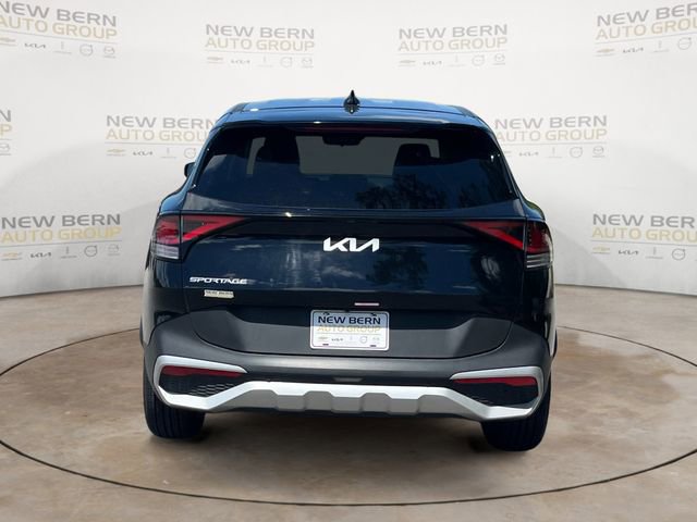 Used 2024 Kia Sportage EX FWD image 4