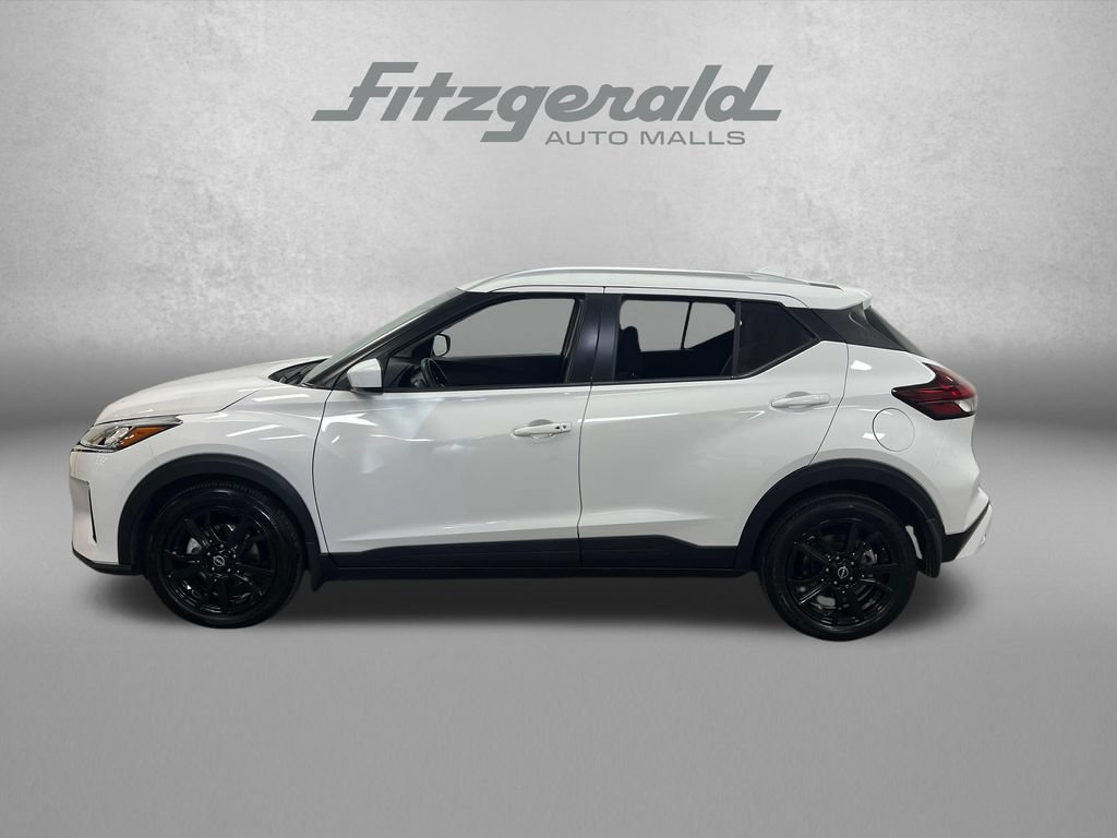 Used 2024 Nissan Kicks SV FWD image 2