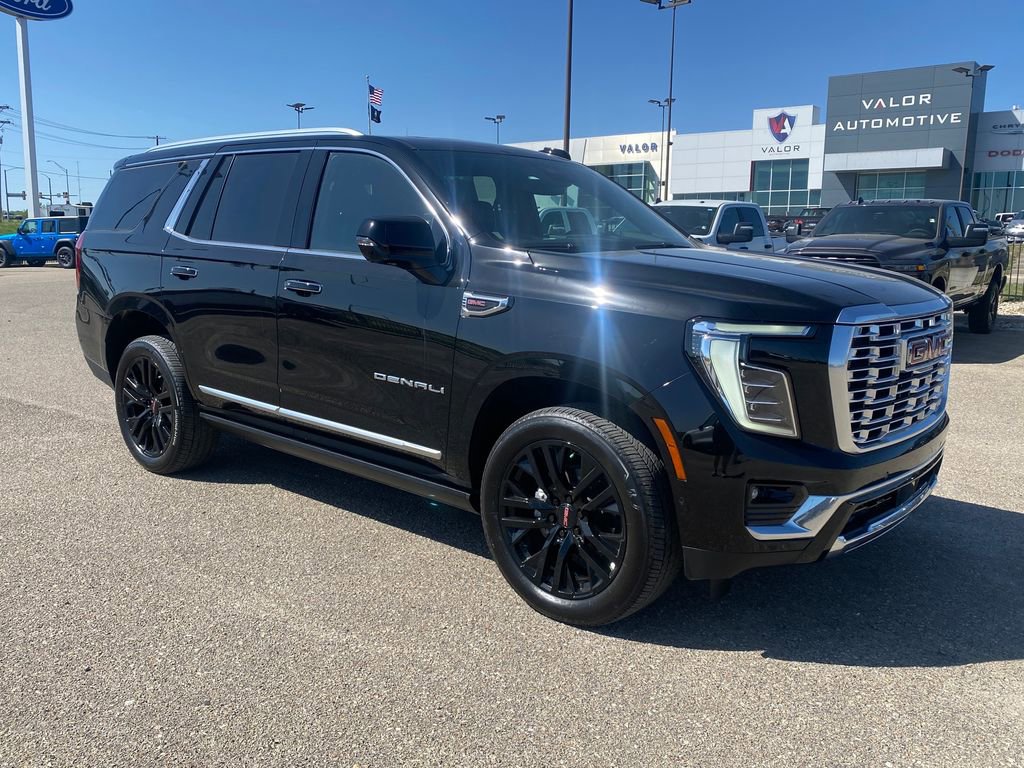 Used 2025 GMC Yukon Denali w/ Sun & Power Step Package image 8