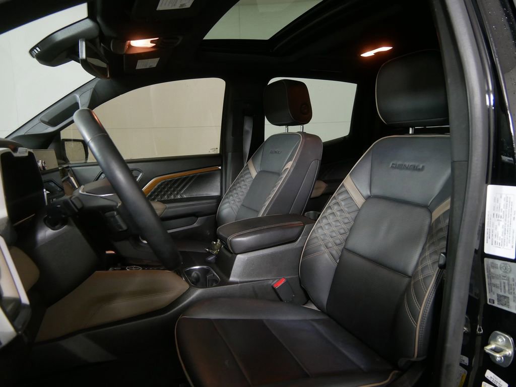 Used 2023 GMC Canyon Denali image 10