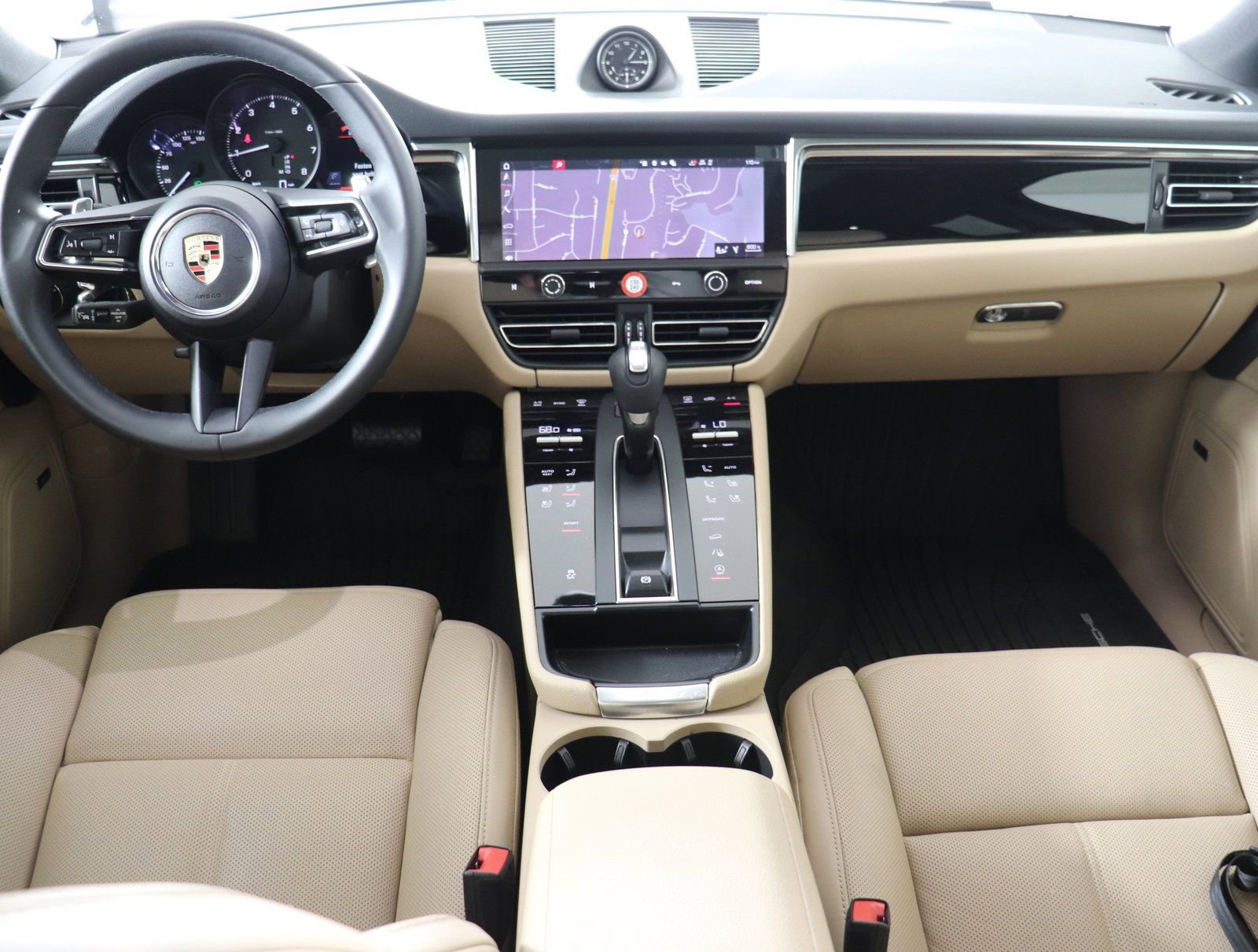 Used 2025 Porsche Macan image 17