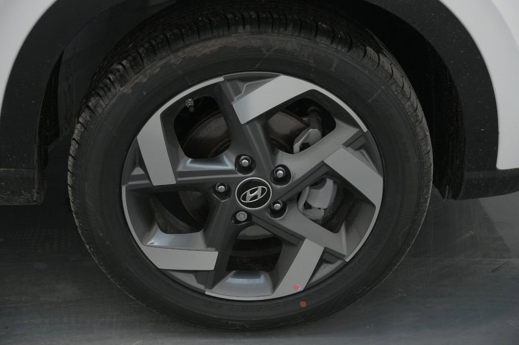 New 2025 Hyundai Venue SEL image 21