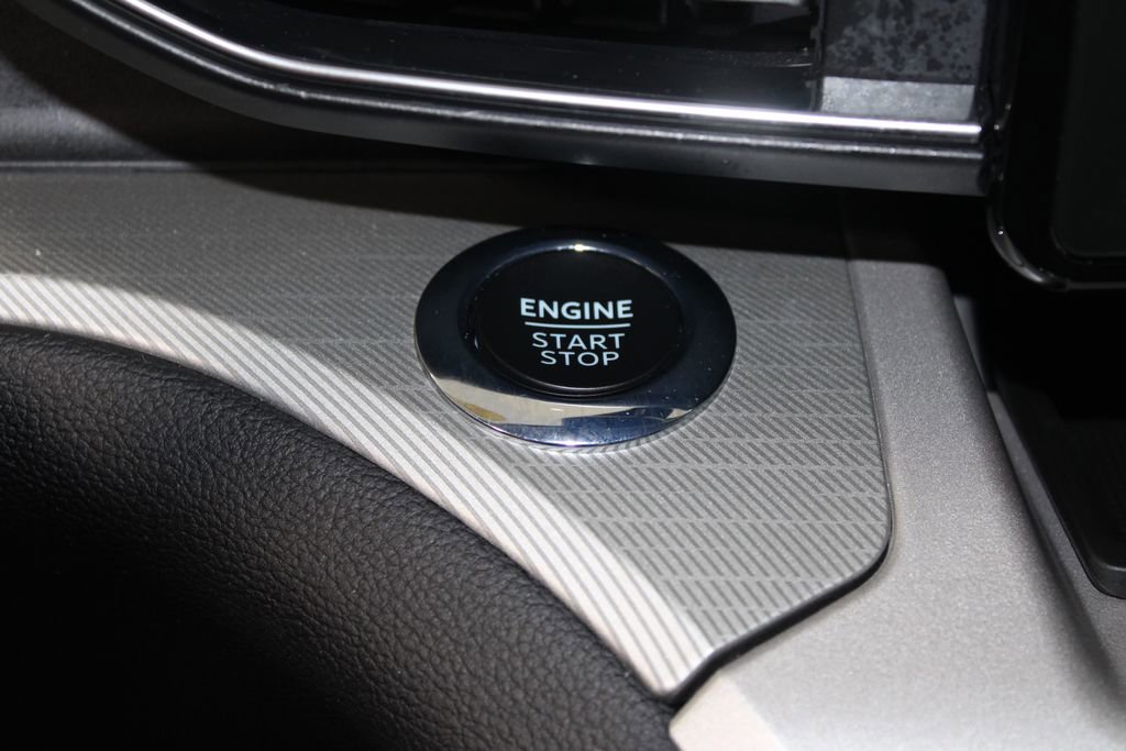 Used 2023 Ford Explorer XLT w/ Equipment Group 202A image 44