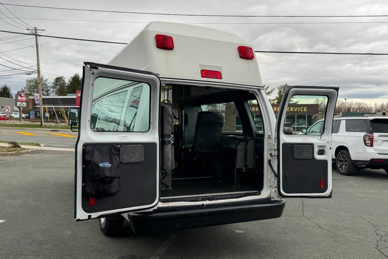 Used 2011 Ford E-350 and Econoline 350 Extended Super Duty w/ PWR Group RWD image 20