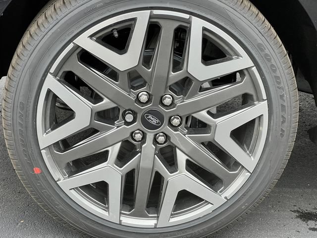 New 2025 Ford Expedition Max Platinum w/ Platinum Ultimate Package AWD/4WD image 7
