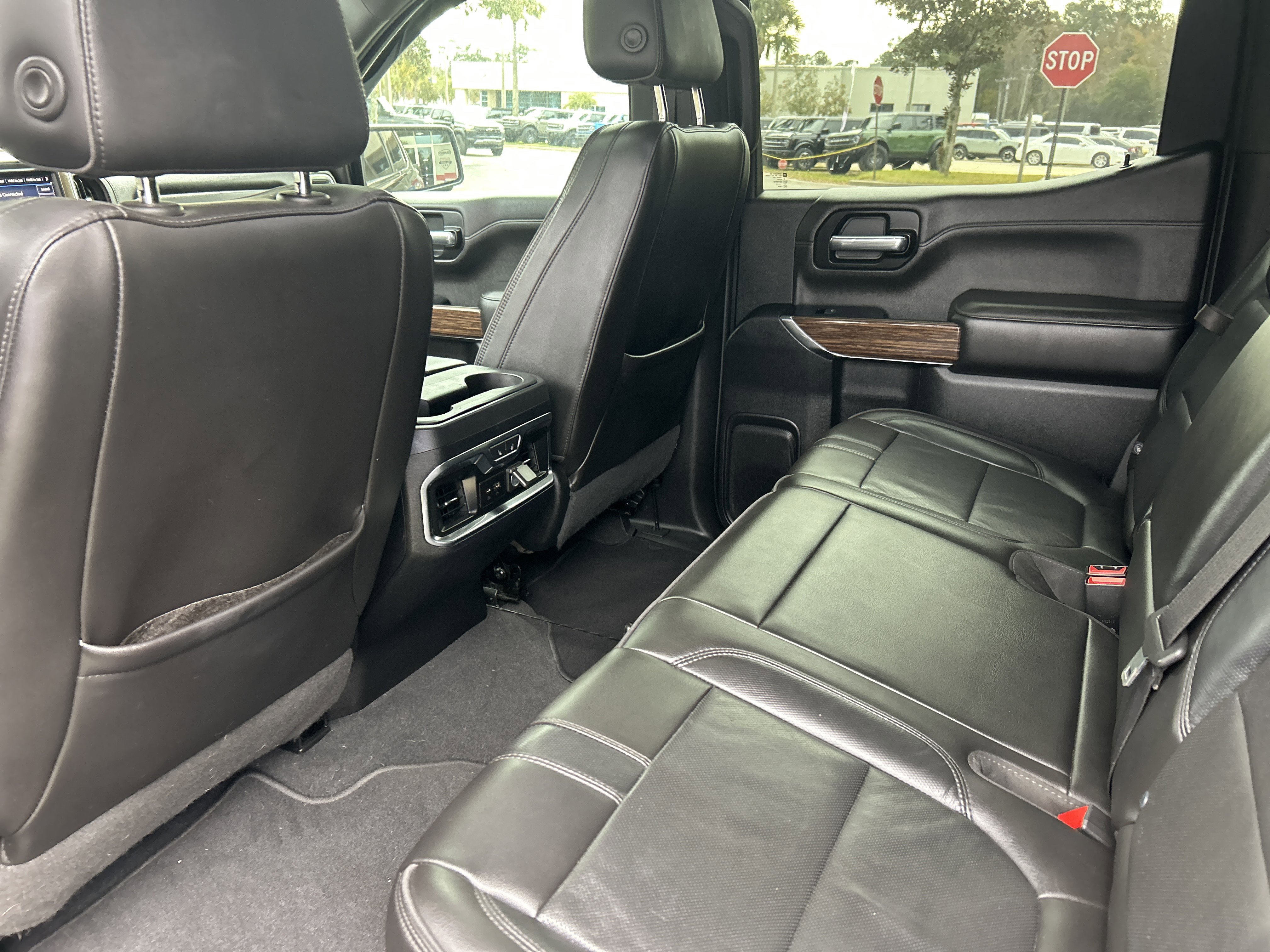 Used 2019 Chevrolet Silverado 1500 High Country w/ Technology Package image 18