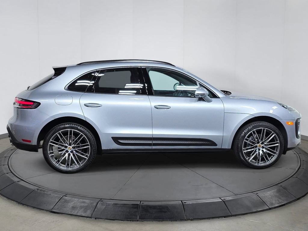 Certified 2026 Porsche Macan AWD/4WD image 8