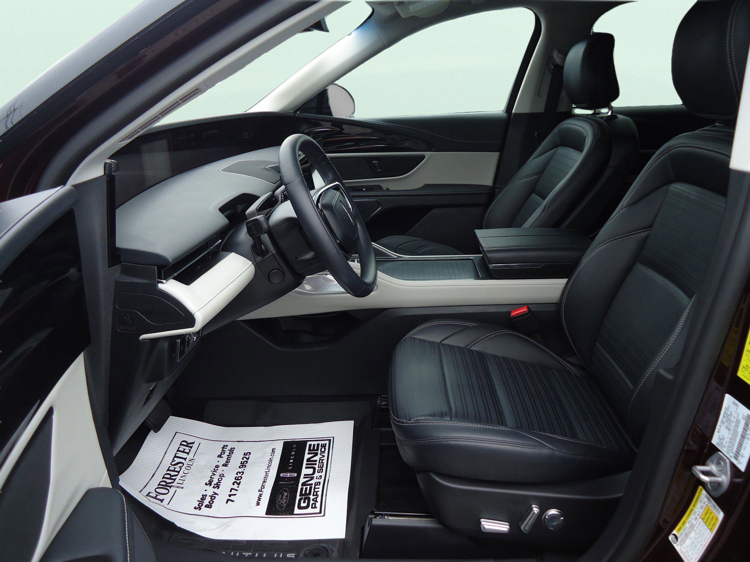 Used 2024 Lincoln Nautilus Reserve AWD/4WD image 21
