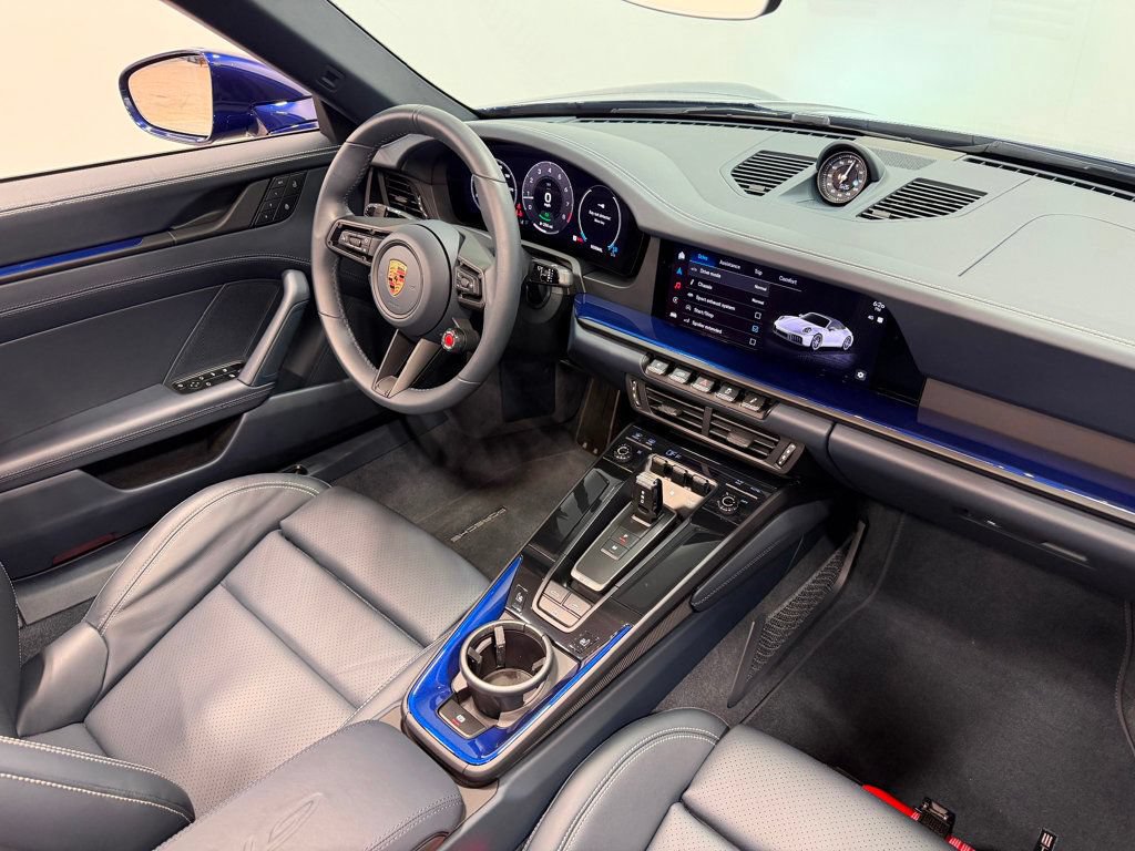 Used 2025 Porsche 911 GTS image 21