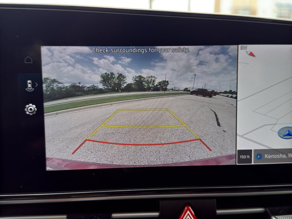 Used 2025 Hyundai Elantra Limited FWD image 25