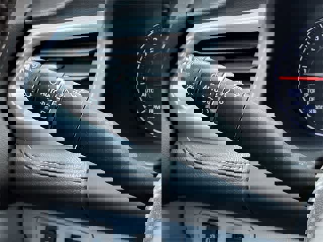 Used 2021 GMC Acadia SLT w/ Trailering Package image 27