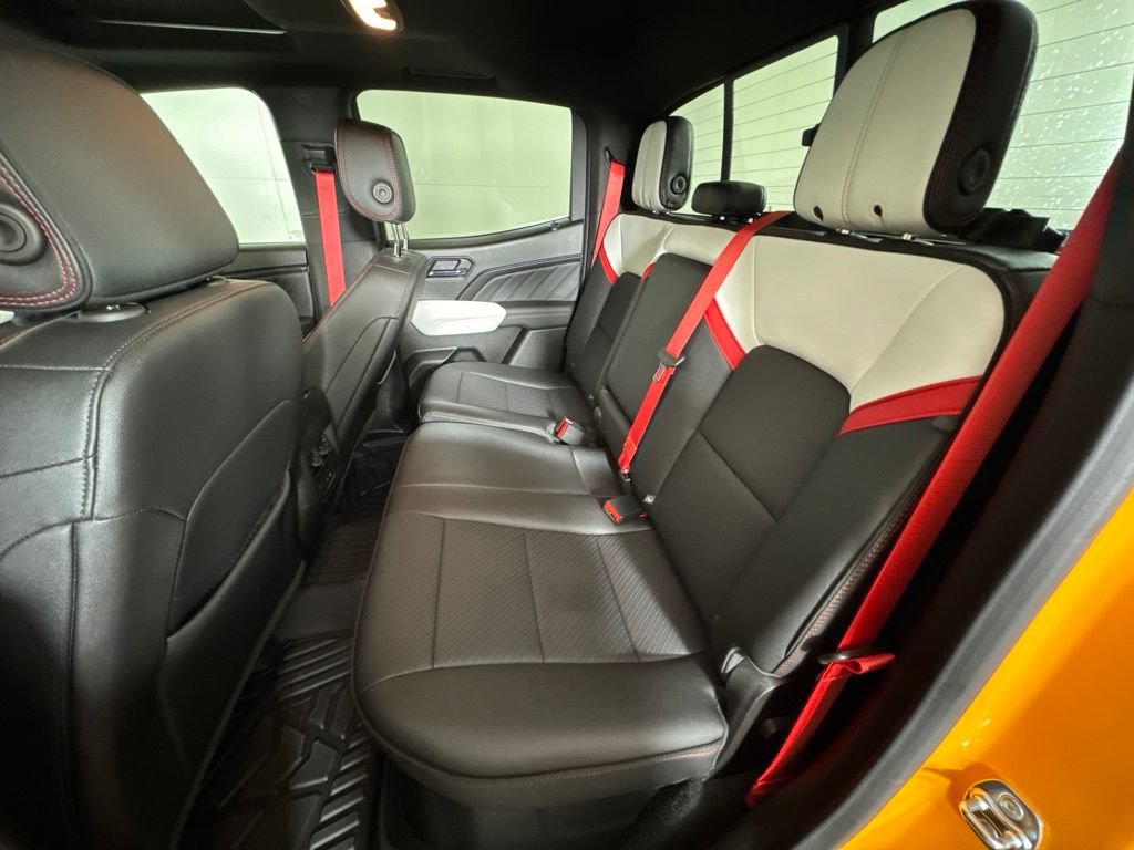 Certified 2025 GMC Canyon AT4 w/ AT4X Package AWD/4WD image 31