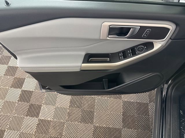 Used 2021 Ford Explorer XLT w/ Equipment Group 202A image 24