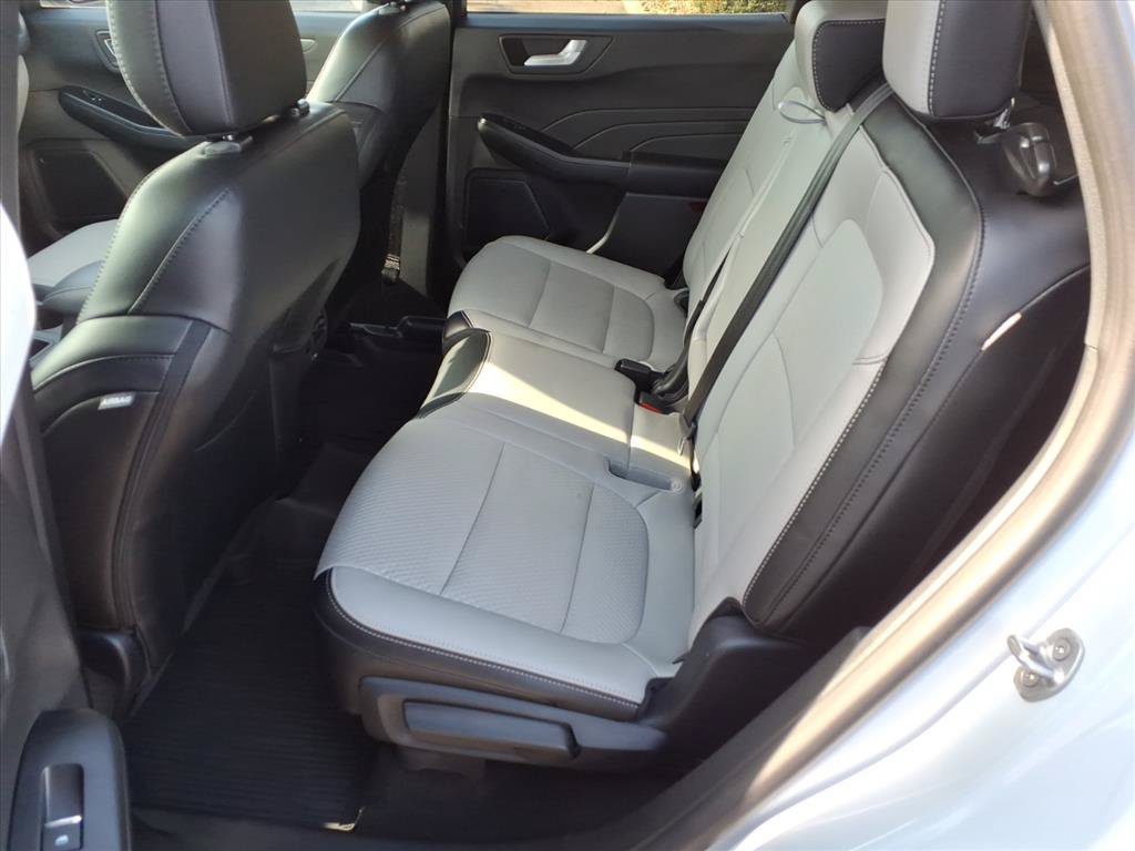 Used 2025 Ford Escape SE FWD image 5