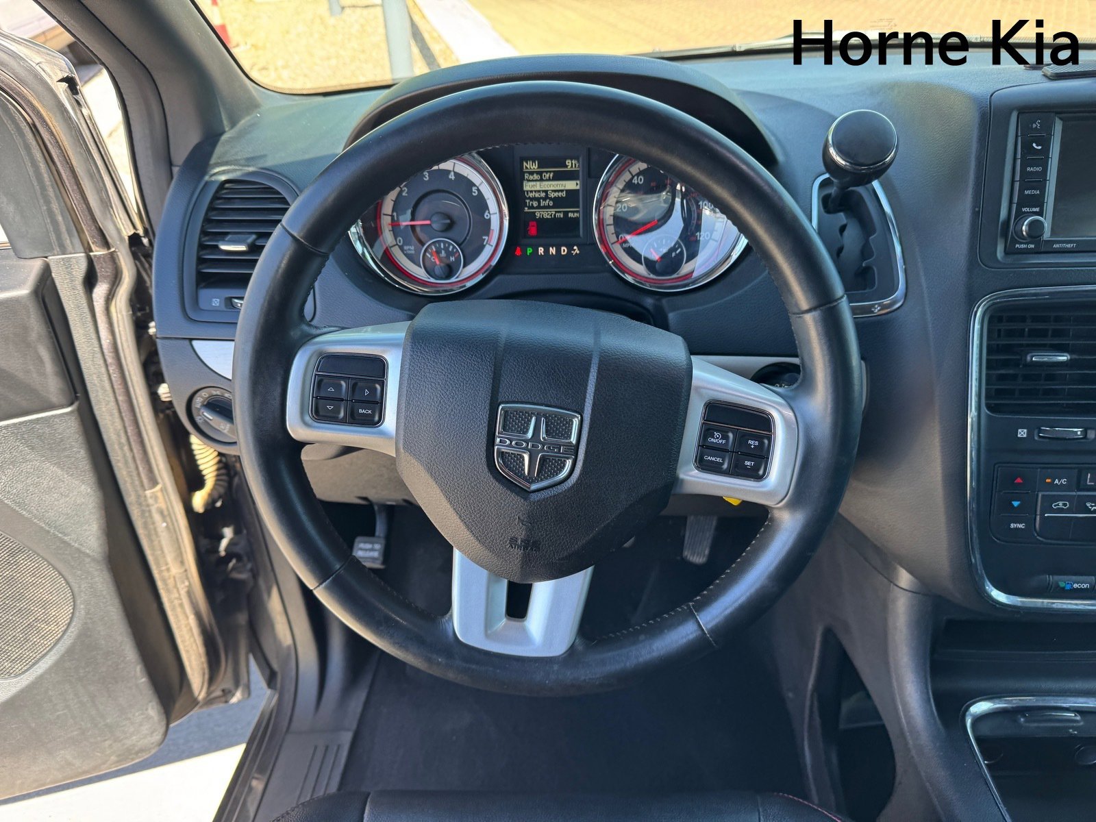 Used 2016 Dodge Grand Caravan R/T image 17