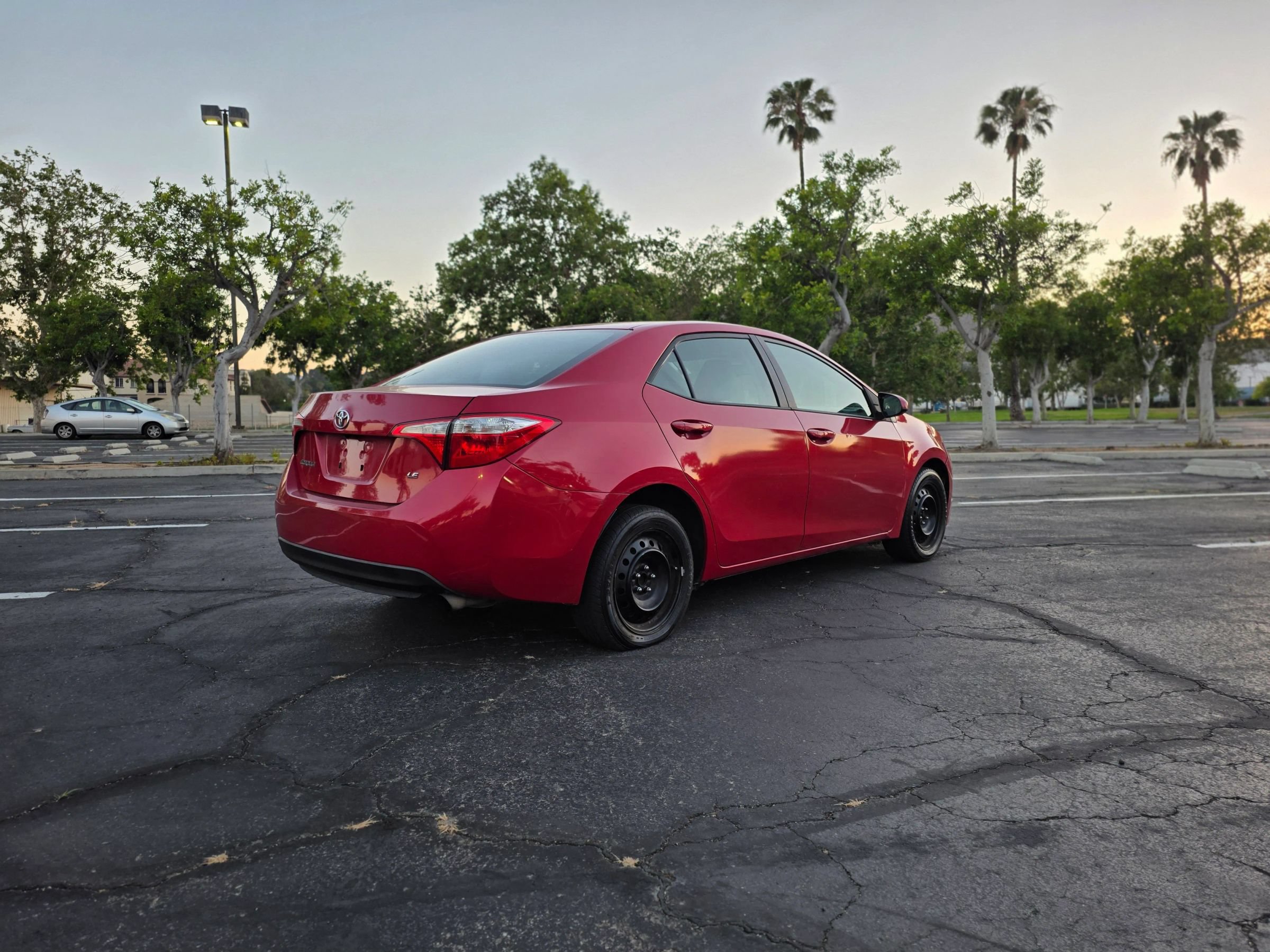 Used 2016 Toyota Corolla LE FWD image 5
