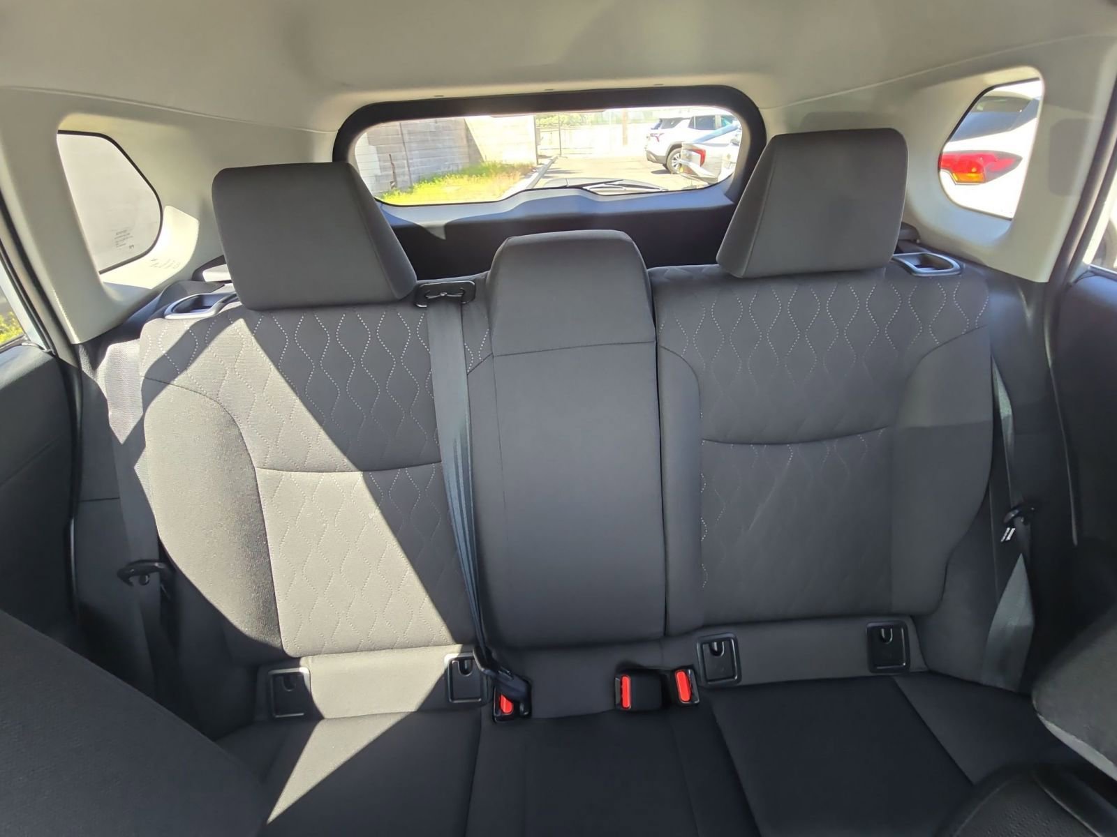 Used 2025 Toyota Corolla Cross LE FWD image 32