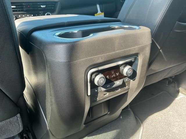 New 2026 Chevrolet Suburban Z71 w/ Z71 Off-Road Package AWD/4WD image 39