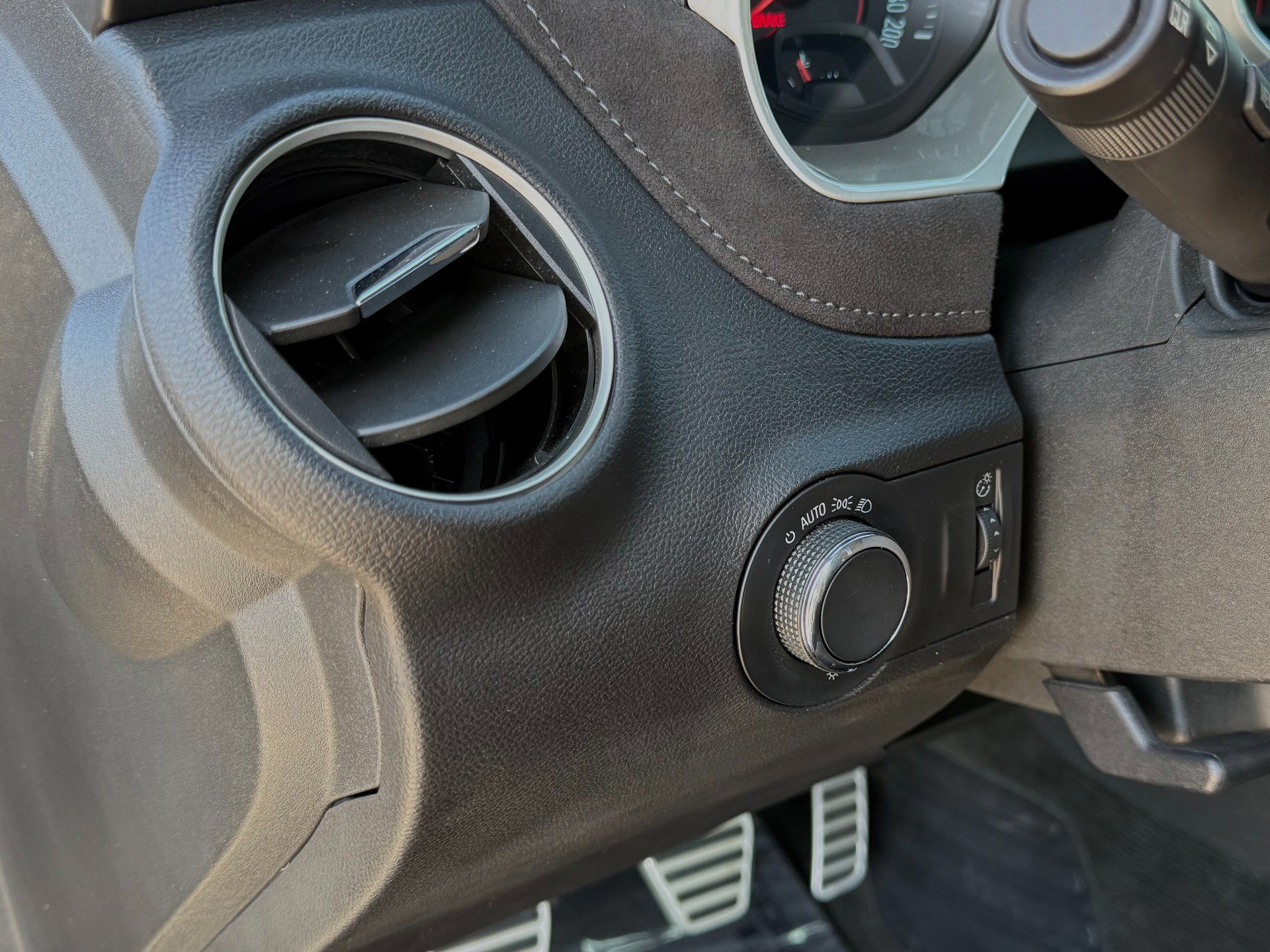 Used 2015 Chevrolet Camaro Z/28 RWD image 36
