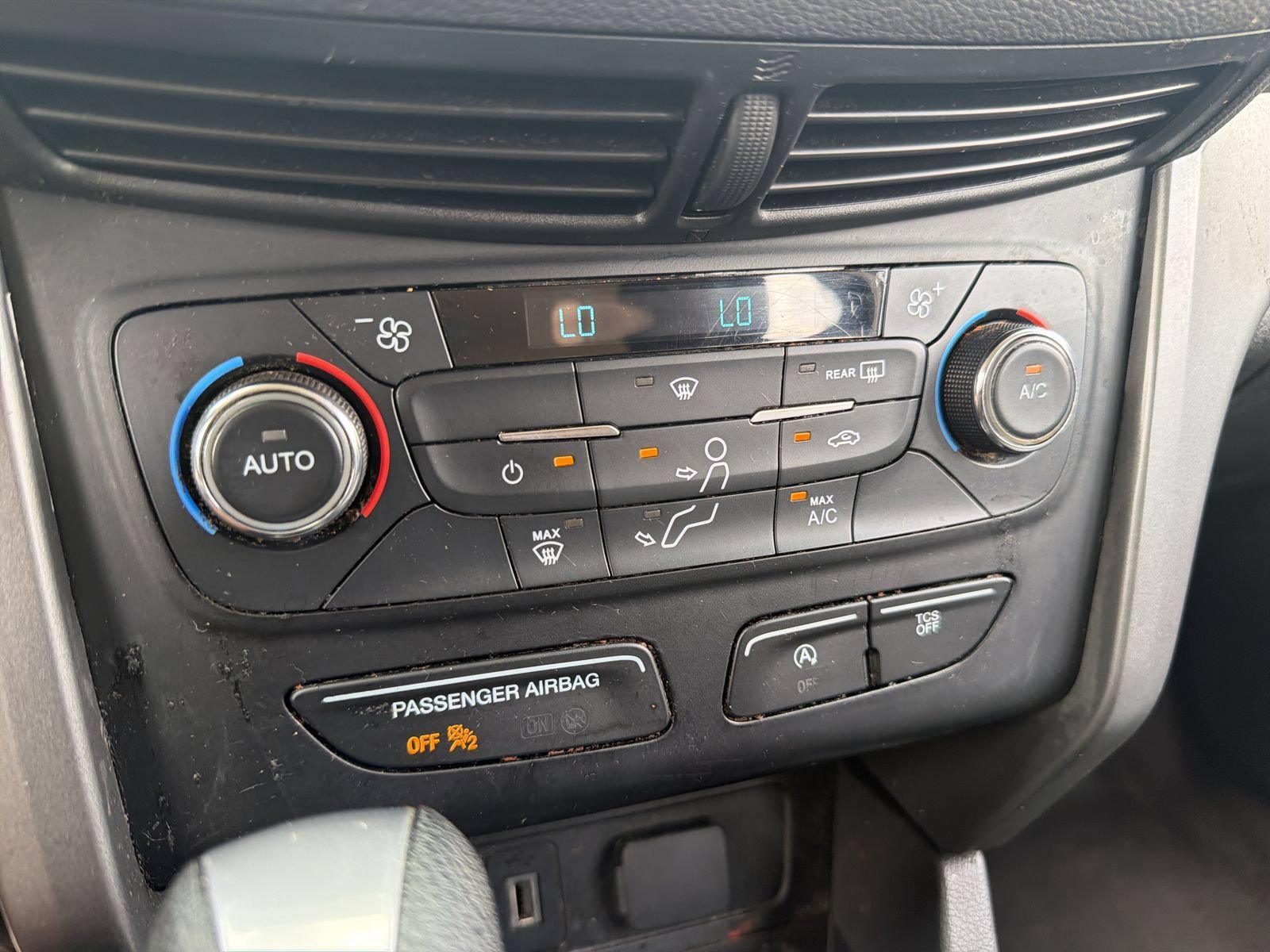 Used 2017 Ford Escape SE AWD/4WD image 25