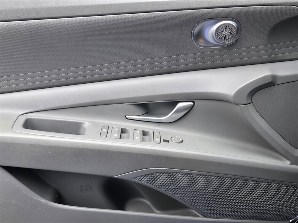 Certified 2023 Hyundai Elantra SEL image 28