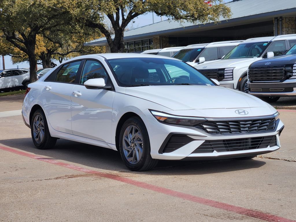 Certified 2025 Hyundai Elantra Blue image 2