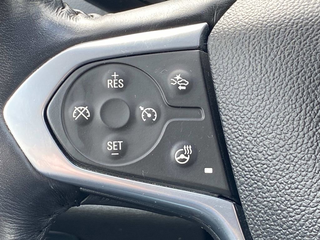 Used 2021 Chevrolet Traverse LT FWD image 28