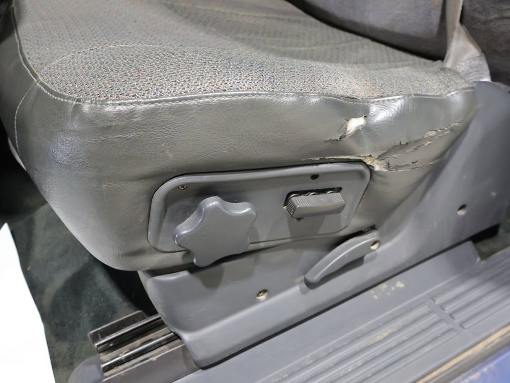 Used 2001 Chevrolet Silverado 1500 LS w/ Off-Road Chassis Pkg AWD/4WD image 12