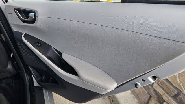 Used 2017 Hyundai Ioniq SEL FWD image 36