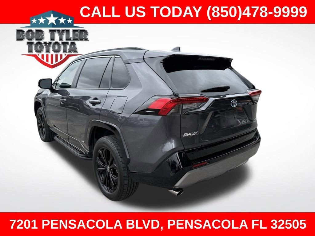 Used 2022 Toyota RAV4 SE AWD/4WD image 1