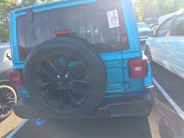 Used 2024 Jeep Wrangler Unlimited Sahara AWD/4WD image 9