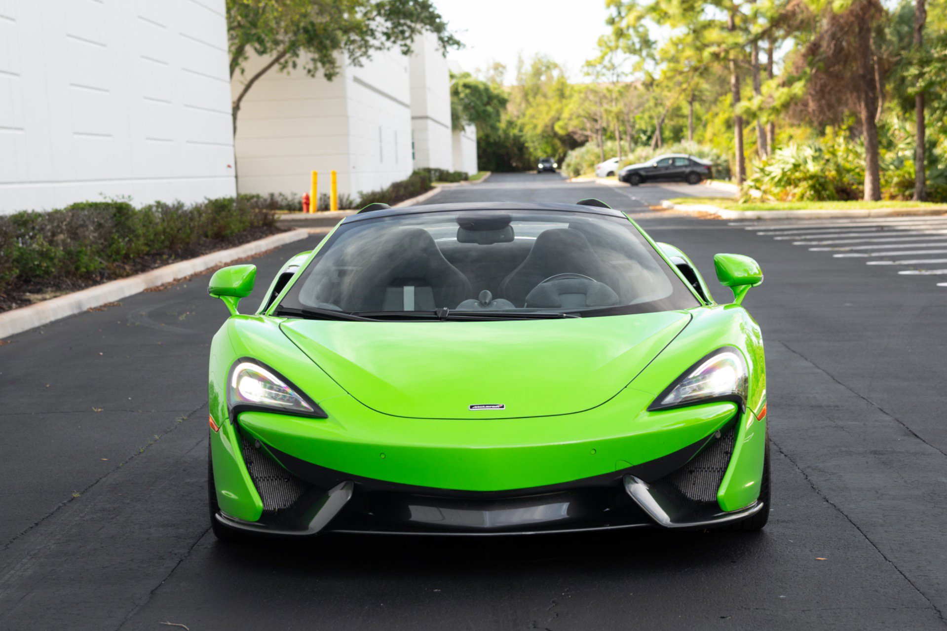 Used 2018 McLaren 570S Spider RWD image 32