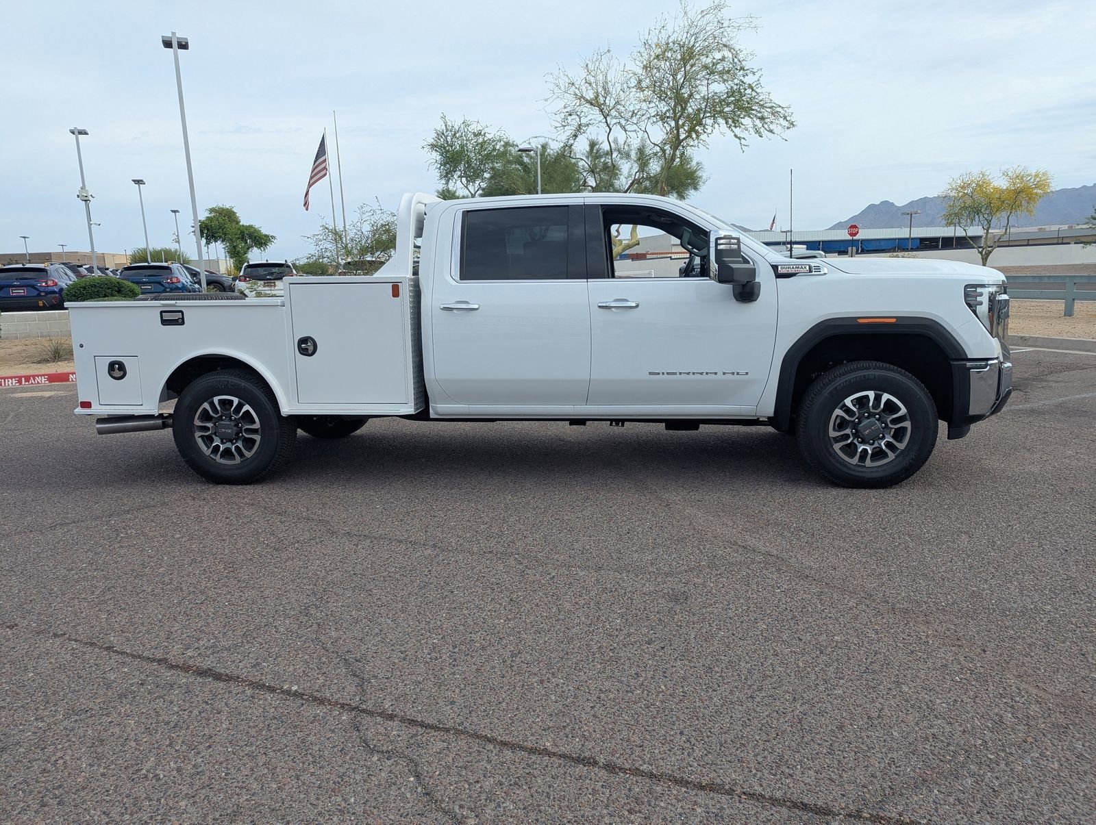 New 2026 GMC Sierra 3500 SLT w/ SLT Convenience Package image 7