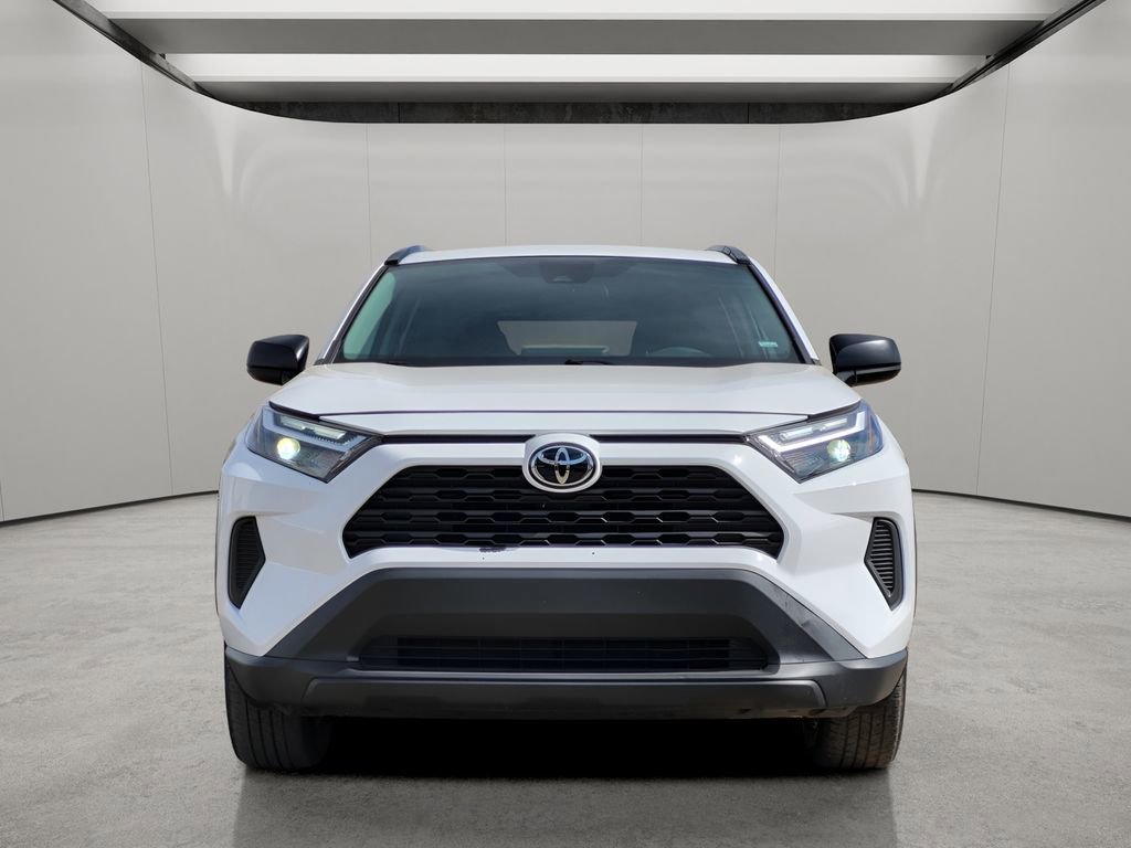 Used 2025 Toyota RAV4 LE AWD/4WD image 7