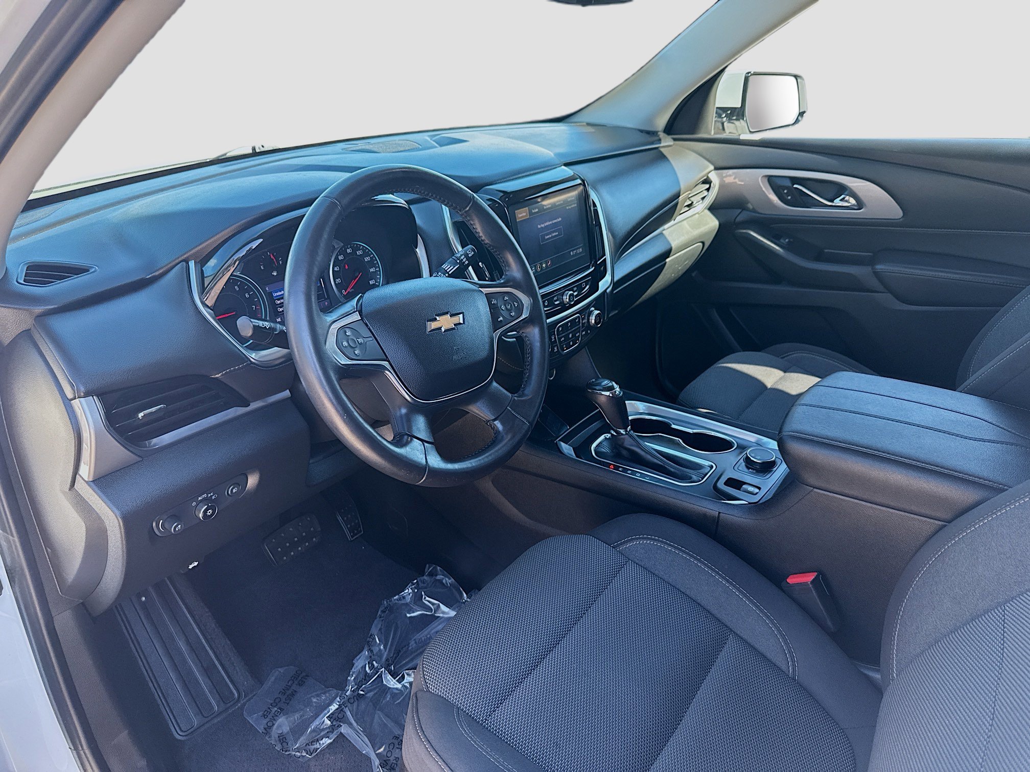 Used 2020 Chevrolet Traverse LT image 9