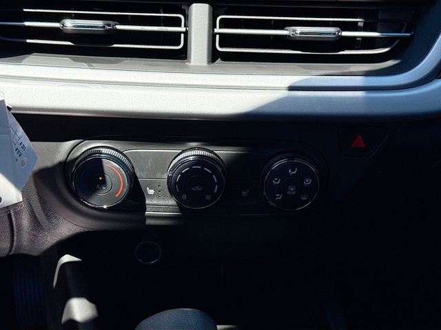 Used 2024 Chevrolet Trax LS w/ LS Convenience Package image 15