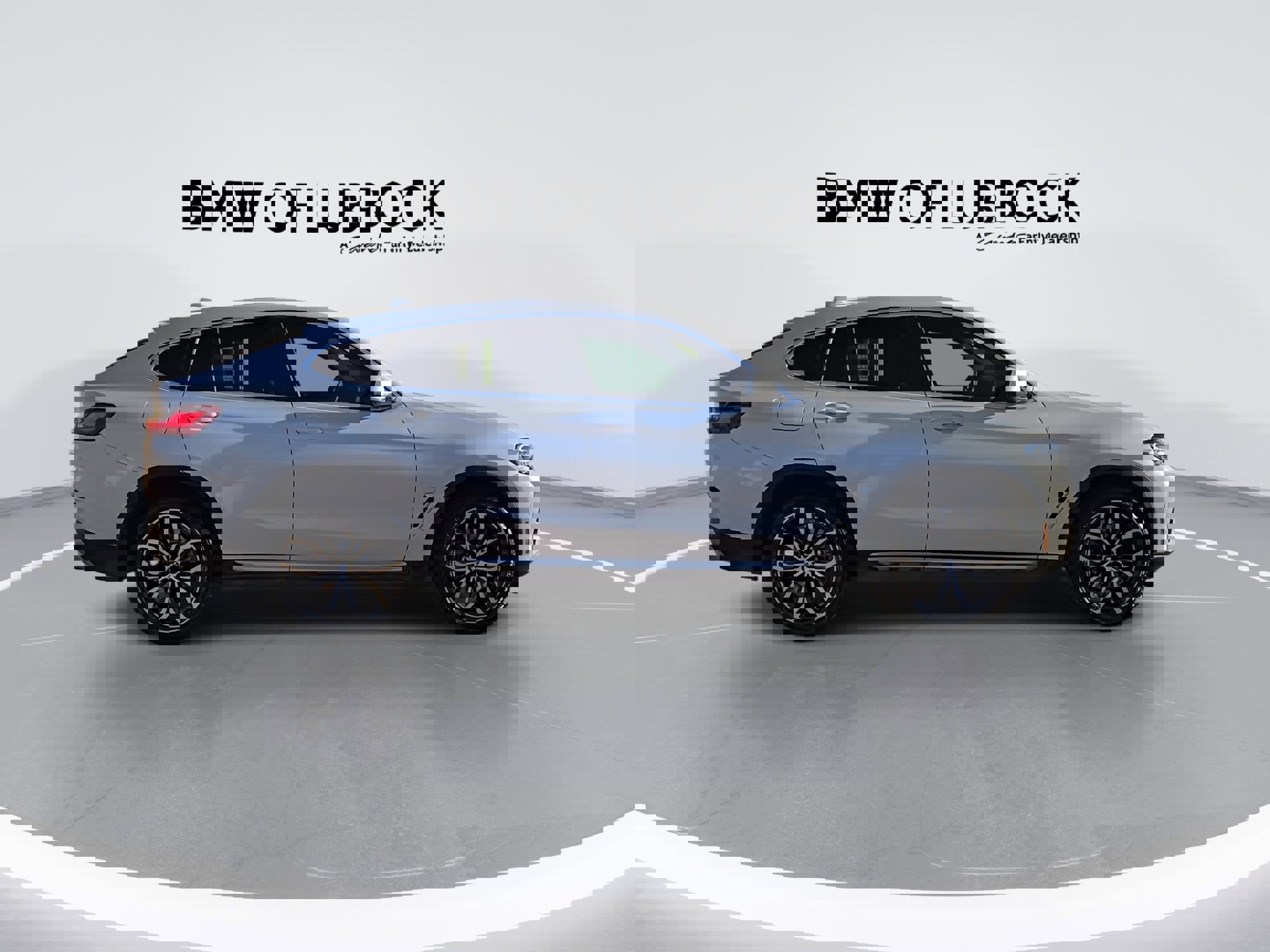 Certified 2023 BMW X4 xDrive30i w/ Premium Package image 9