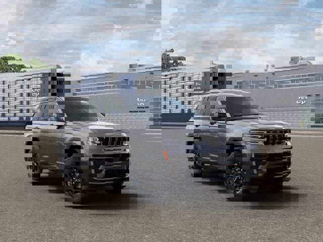 New 2026 Jeep Grand Cherokee Altitude image 3